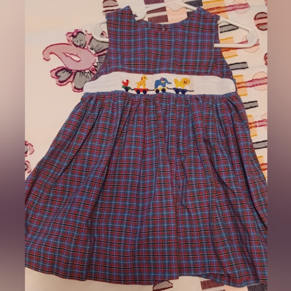 Collection Bebe vive le fete Plaid Sleeveless Dress w smocking toy animals 24mos